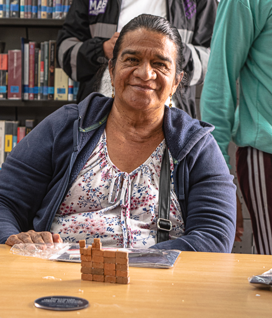 talleres Hologramas locales 640px-10