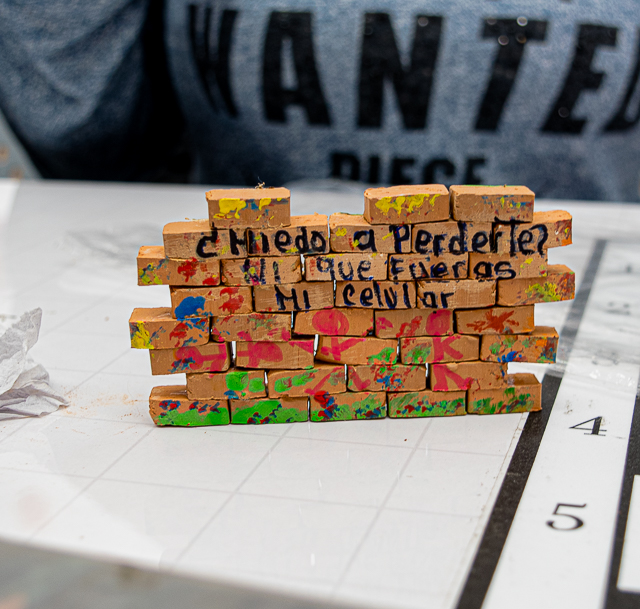 talleres Hologramas locales 640px-13