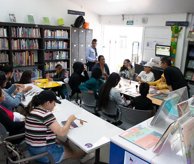 talleres Hologramas locales 640px-6