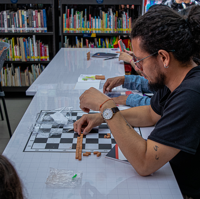 talleres Hologramas locales 640px-8