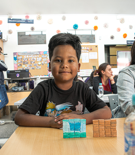 talleres Hologramas locales 640px-9