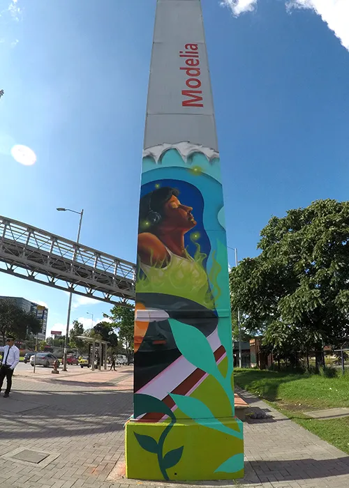 Totem trasmilenio estación modelia norte 2- Hologramas locales k-ops